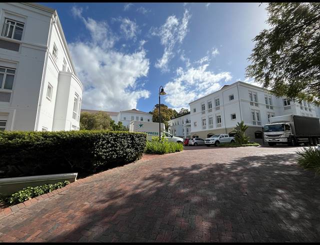 74M² OFFICE TO LET IN CONSTANTIA
